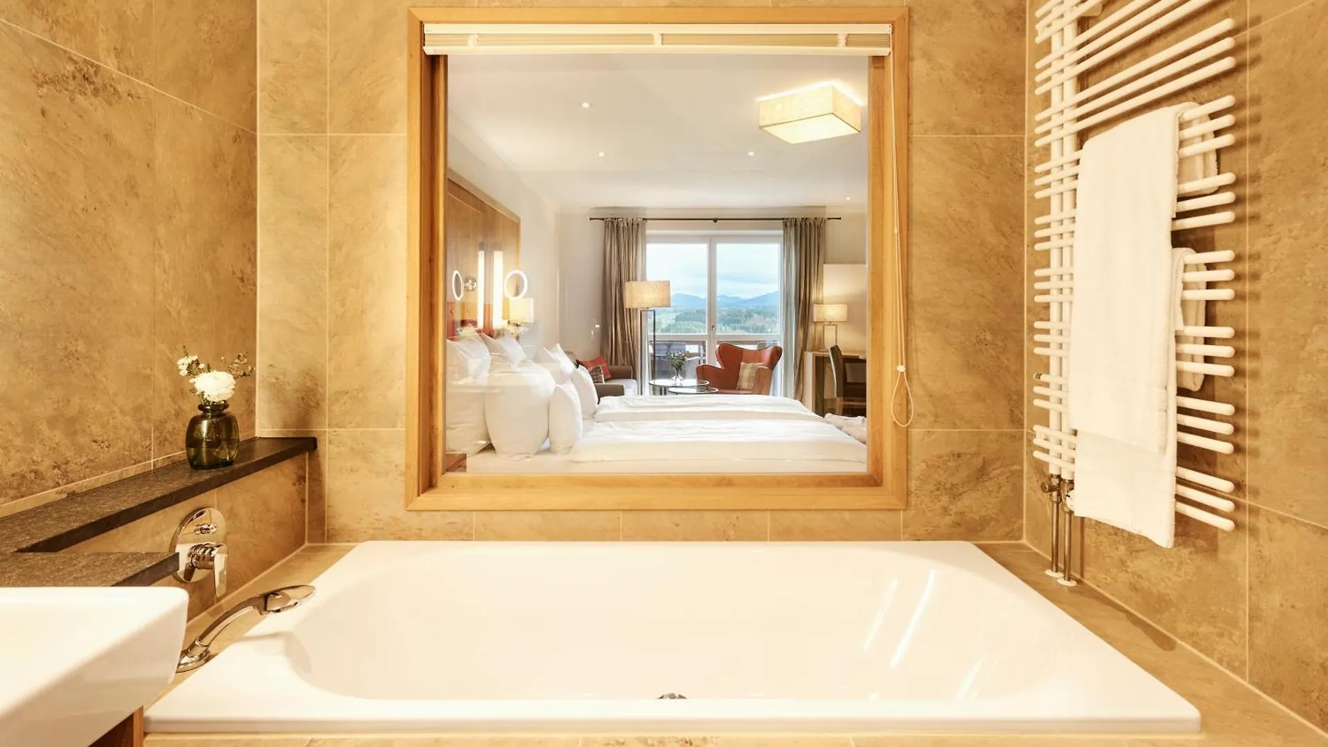 Hotel Auf der Gsteig GmbH Lechbruck 4*,